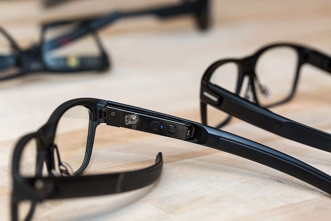 Intel’s smart glasses – will the smartphone be replaced soon? [5 Reading Tips]